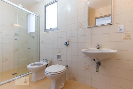 Banheiro de apartamento para alugar com 1 quarto, 73m² em Vila Itapura, Campinas