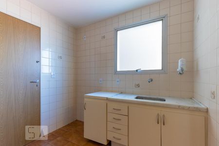 Cozinha de apartamento para alugar com 1 quarto, 73m² em Vila Itapura, Campinas