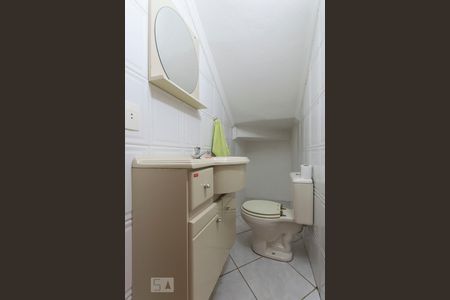 1o. Andar - Lavabo de casa para alugar com 2 quartos, 121m² em Vila Nair, São Paulo