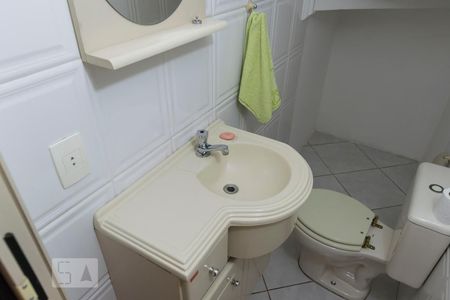 1o. Andar - Lavabo (Pia) de casa para alugar com 2 quartos, 121m² em Vila Nair, São Paulo