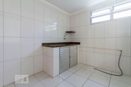 Cozinha de apartamento para alugar com 2 quartos, 47m² em Conjunto Habitacional Padre José de Anchieta, São Paulo