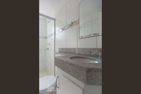 Banheiro de apartamento para alugar com 2 quartos, 77m² em Jardim Nova Europa, Campinas