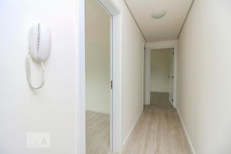 Corredor de apartamento à venda com 2 quartos, 40m² em Santa Cecília, Porto Alegre