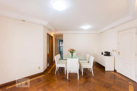 Apartamento à venda com 3 quartos, 95m² em Moema, São Paulo