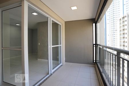 Varanda de apartamento para alugar com 2 quartos, 62m² em Alphaville Empresarial, Barueri