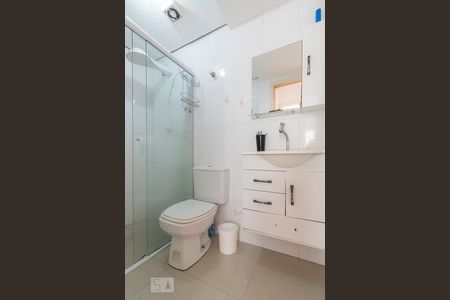 Banheiro de apartamento à venda com 2 quartos, 58m² em Parque Imperial, São Paulo