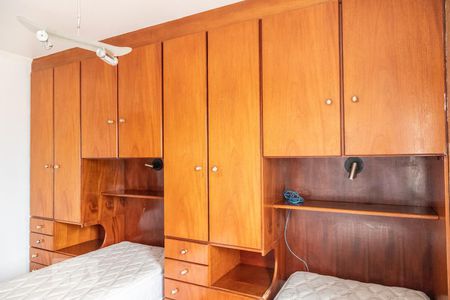 Apartamento à venda com 186m², 3 quartos e 2 vagas Apartamento à venda com 186m², 3 quartos e 2 vagasQuarto 2