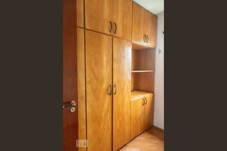 Apartamento à venda com 186m², 3 quartos e 2 vagas Apartamento à venda com 186m², 3 quartos e 2 vagasQuarto 1