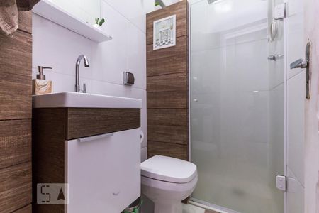 Banheiro de kitnet/studio para alugar com 1 quarto, 21m² em Botafogo, Rio de Janeiro