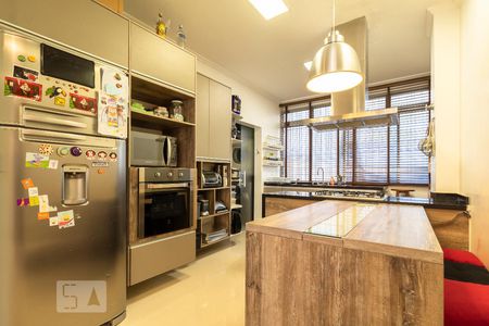 Cozinha de apartamento para alugar com 3 quartos, 115m² em Cerqueira César, São Paulo