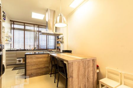 Cozinha de apartamento para alugar com 3 quartos, 115m² em Cerqueira César, São Paulo