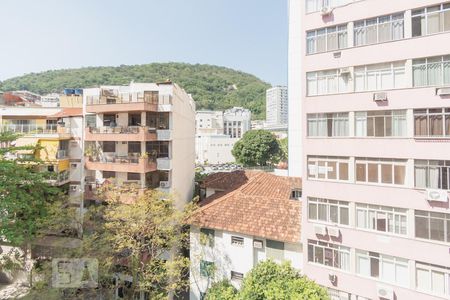 Sala de apartamento para alugar com 2 quartos, 75m² em Humaitá, Rio de Janeiro