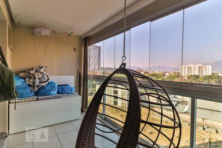 Varanda Sala de apartamento à venda com 2 quartos, 60m² em Jacarepaguá, Rio de Janeiro