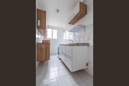 Cozinha de apartamento à venda com 2 quartos, 55m² em Vila Paulista, São Paulo