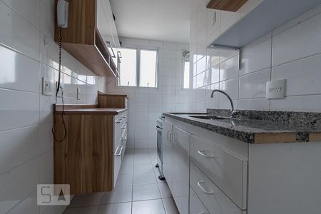 Cozinha de apartamento à venda com 2 quartos, 55m² em Vila Paulista, São Paulo