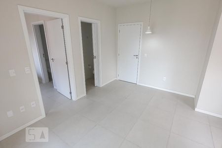 Sala de apartamento para alugar com 1 quarto, 48m² em Praia Comprida, São José