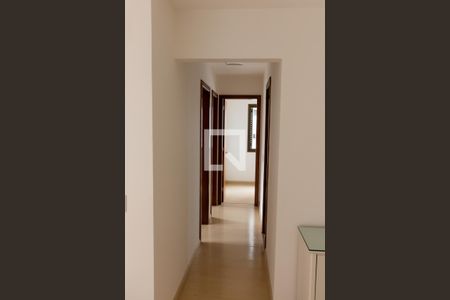 Corredor de apartamento para alugar com 3 quartos, 70m² em Cristo Redentor, Porto Alegre