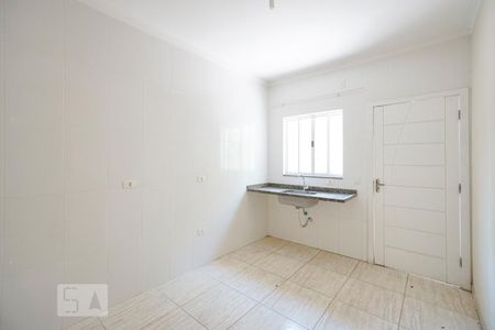 Sala e cozinha de casa de condomínio para alugar com 2 quartos, 50m² em Vila Libanesa, São Paulo