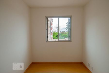 Quarto 2 de apartamento para alugar com 2 quartos, 44m² em São Sebastião, Porto Alegre