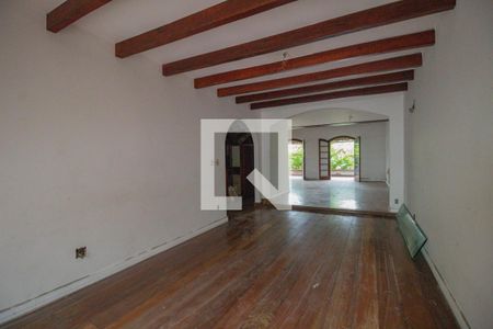 Sala de casa de condomínio para alugar com 4 quartos, 450m² em Pechincha, Rio de Janeiro