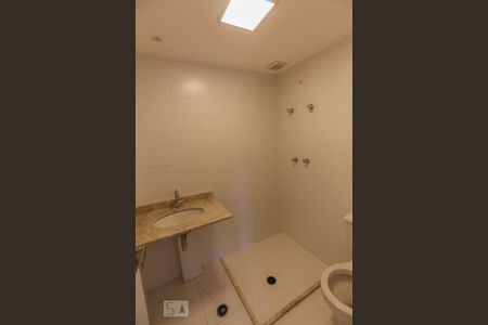 Banheiro de apartamento para alugar com 2 quartos, 61m² em Jardim Prudência, São Paulo