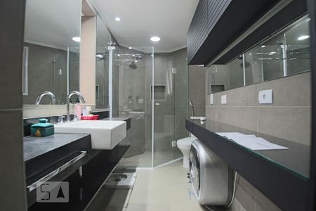 Banheiro de apartamento à venda com 1 quarto, 75m² em Higienópolis, São Paulo