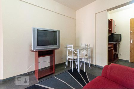 Sala de kitnet/studio para alugar com 1 quarto, 47m² em Centro, Campinas