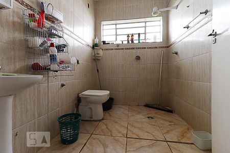 Banheiro 1 de casa à venda com 3 quartos, 201m² em Jardim Cotinha, São Paulo