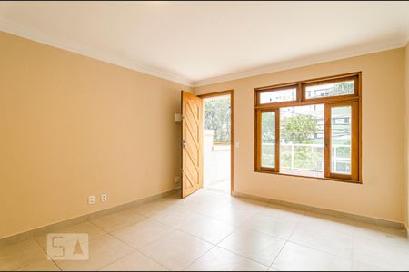 Sala de casa à venda com 2 quartos, 140m² em Cerqueira César, São Paulo