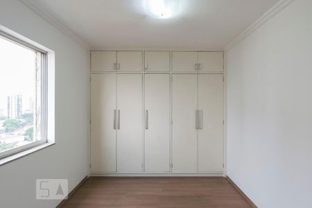 Quarto 1 (Armários) de apartamento para alugar com 3 quartos, 120m² em Vila Santo Estéfano, São Paulo