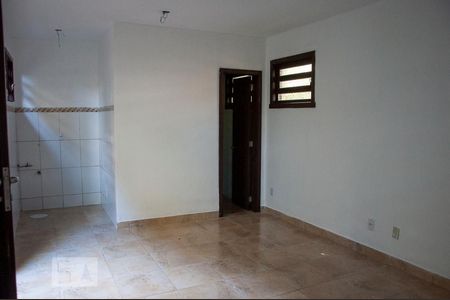 Quarto de kitnet/studio à venda com 1 quarto, 56m² em Vila Conceição, Porto Alegre