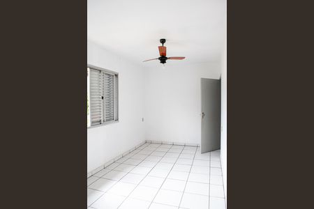QUARTO 3 de casa para alugar com 4 quartos, 160m² em Vila União, São Paulo