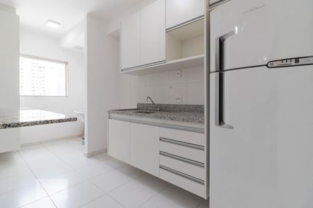 Cozinha de apartamento para alugar com 1 quarto, 36m² em Tamboré, Barueri