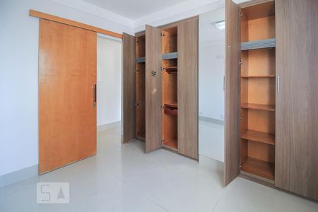 Quarto 1 - Armários de apartamento para alugar com 2 quartos, 68m² em Setor Bueno, Goiânia
