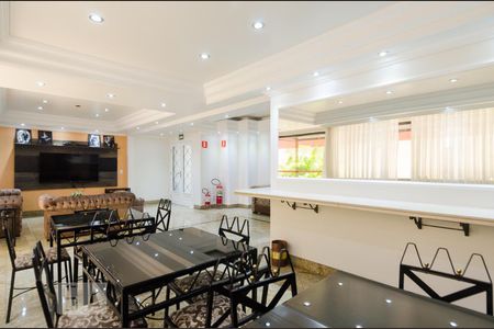 Apartamento à venda com 140m², 3 quartos e 3 vagas Apartamento à venda com 140m², 3 quartos e 3 vagasSalão de Festas