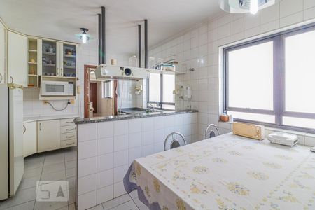 Apartamento à venda com 140m², 3 quartos e 3 vagas Apartamento à venda com 140m², 3 quartos e 3 vagasCozinha