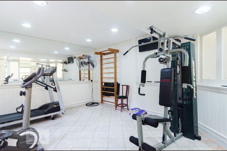 Apartamento à venda com 140m², 3 quartos e 3 vagas Apartamento à venda com 140m², 3 quartos e 3 vagasAcademia