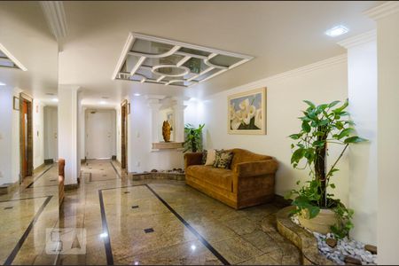 Apartamento à venda com 140m², 3 quartos e 3 vagas Apartamento à venda com 140m², 3 quartos e 3 vagasHall