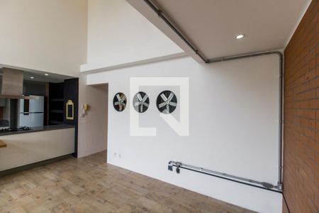 Sala de TV de apartamento à venda com 2 quartos, 107m² em Tamboré, Santana de Parnaíba