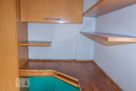 Quarto 1 de apartamento para alugar com 2 quartos, 53m² em Jardim Carlu, São Paulo