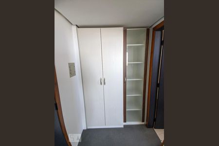 Guarda roupa de apartamento para alugar com 1 quarto, 53m² em Hamburgo Velho, Novo Hamburgo