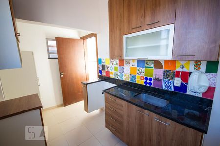 Cozinha de apartamento para alugar com 1 quarto, 50m² em Pe Pequeno, Niterói