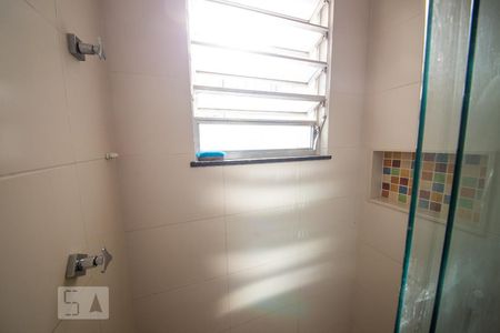 Banheiro de apartamento para alugar com 1 quarto, 50m² em Pe Pequeno, Niterói