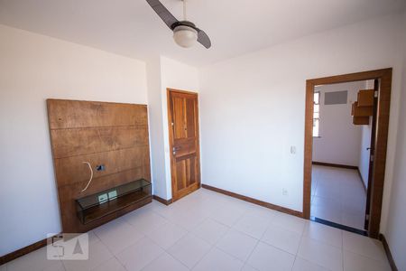 Sala de apartamento para alugar com 1 quarto, 50m² em Pe Pequeno, Niterói
