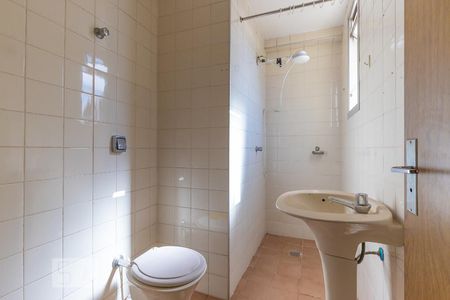 Banheiro da suíte de apartamento para alugar com 1 quarto, 58m² em Cambuí, Campinas
