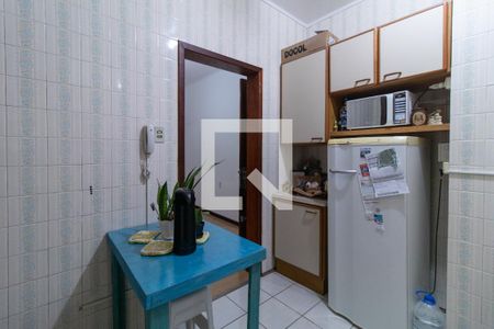 Cozinha e Área de Serviço de apartamento para alugar com 1 quarto, 38m² em Santo Antônio, Porto Alegre