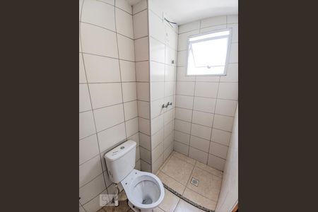 Banheiro de apartamento à venda com 2 quartos, 50m² em São Jorge, Novo Hamburgo