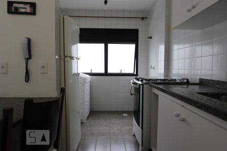 cozinha de apartamento para alugar com 1 quarto, 45m² em Vila Andrade, São Paulo