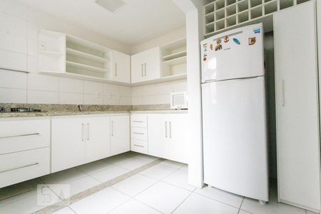 Cozinha de apartamento para alugar com 2 quartos, 76m² em Higienópolis, Porto Alegre