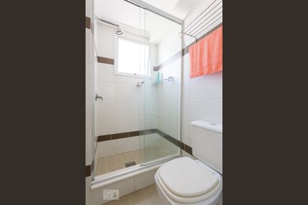 Banheiro de apartamento para alugar com 1 quarto, 52m² em Petrópolis, Porto Alegre